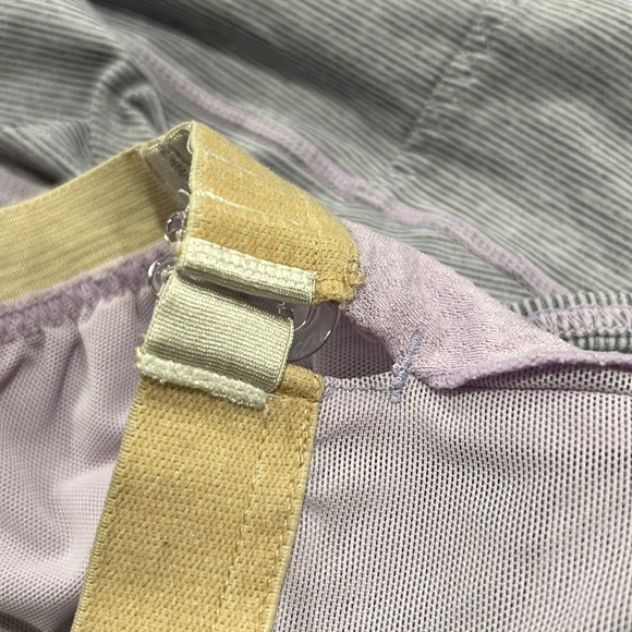 Size S Lululemon top no material or size tag please see photos - Picture 7 of 7
